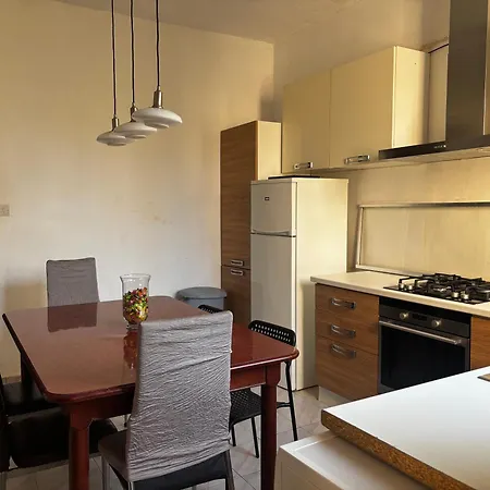 Traditional 3-bedroom In Hamrun Апартаменты *