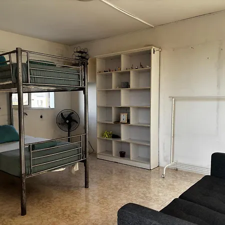 Апартаменты Traditional 3-bedroom In Hamrun