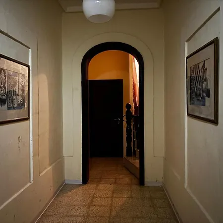 Апартаменты Traditional 3-bedroom In Hamrun